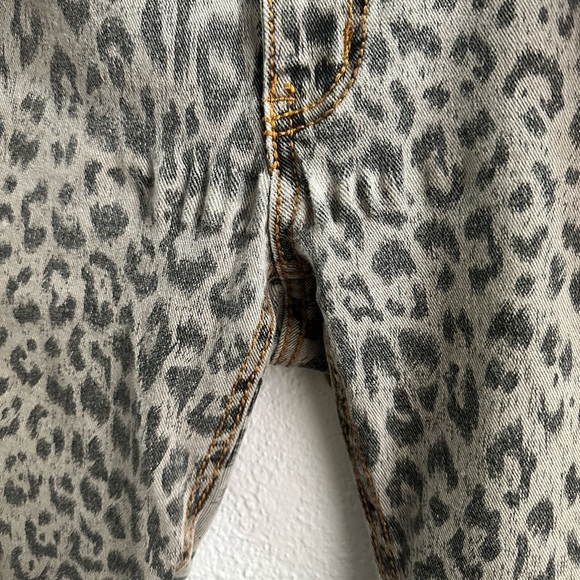 Leopard Print crazy sexy cool Dollhouse jeans size 5 juniors - Picture 4 of 8